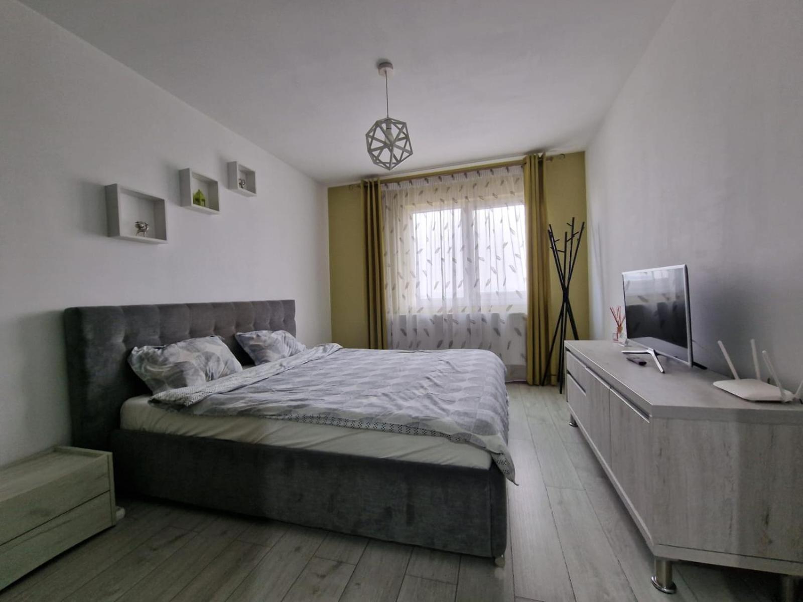 Gray Apartment Nearby Amethyst & Vivo Mall Floresti  Exterior photo